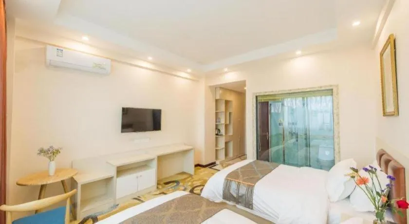 Bed in Guilin Wanjing Hotel