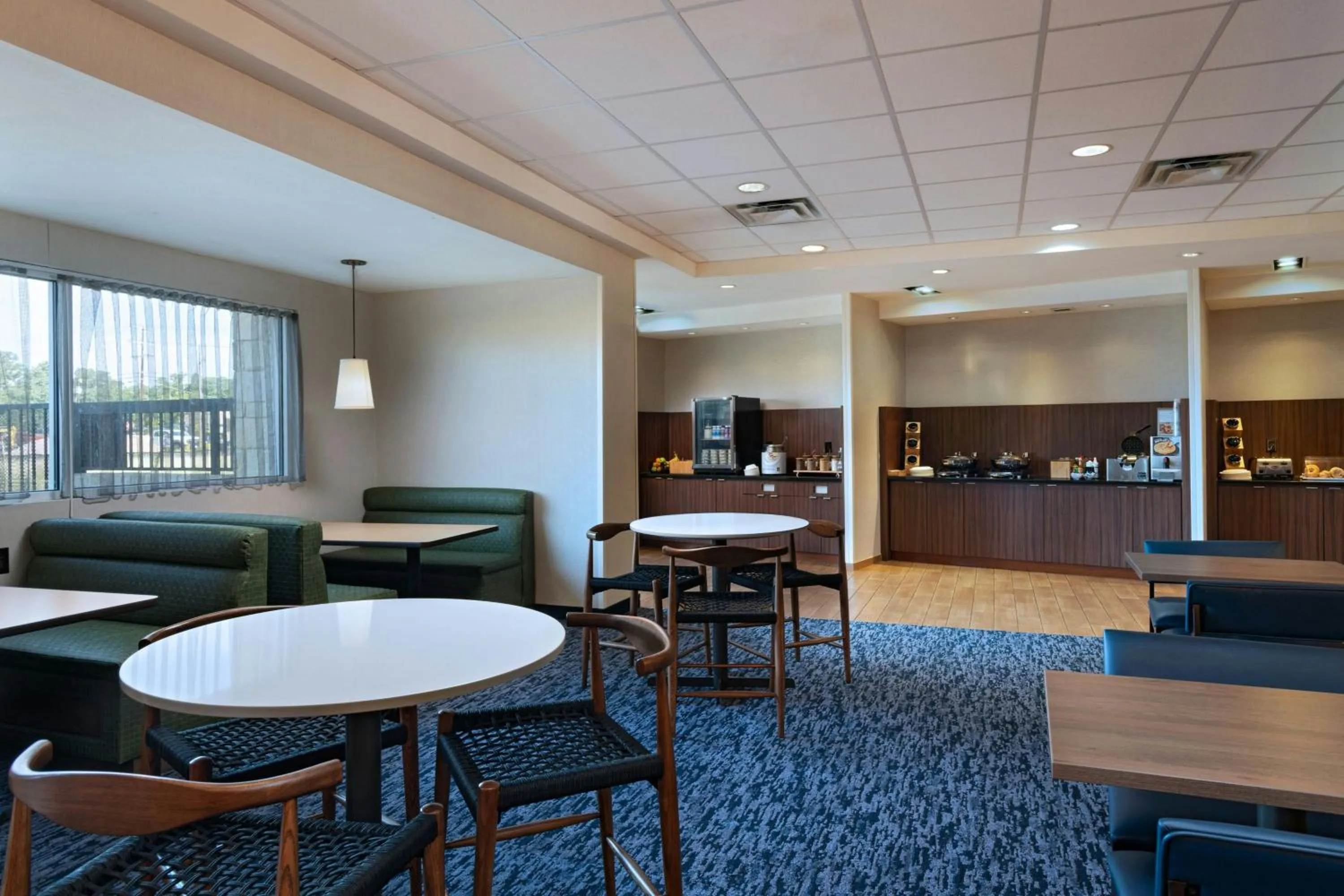 Breakfast in Fairfield Inn & Suites by Marriott Fredericksburg Texas