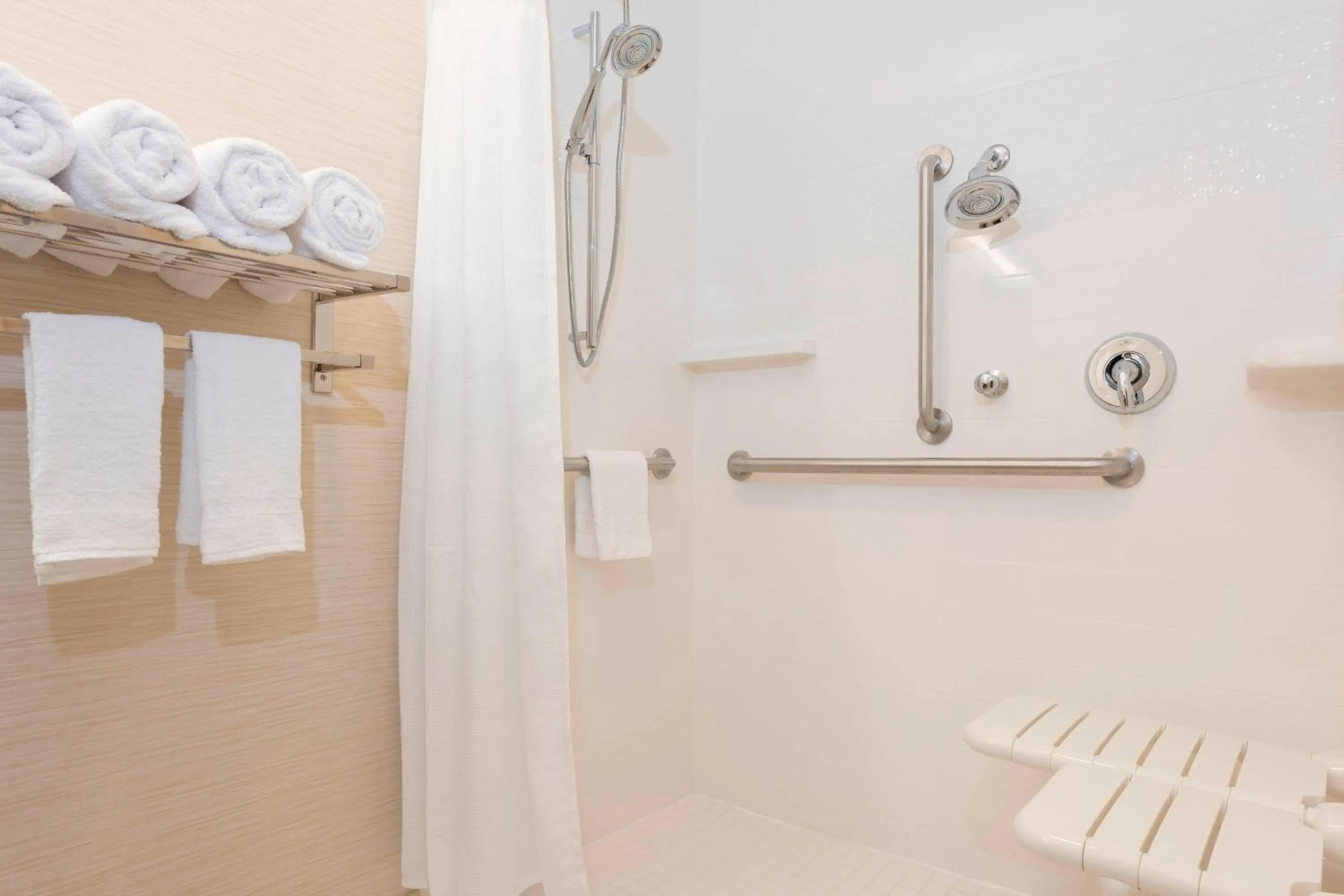 Bathroom in Fairfield Inn & Suites by Marriott Fredericksburg Texas