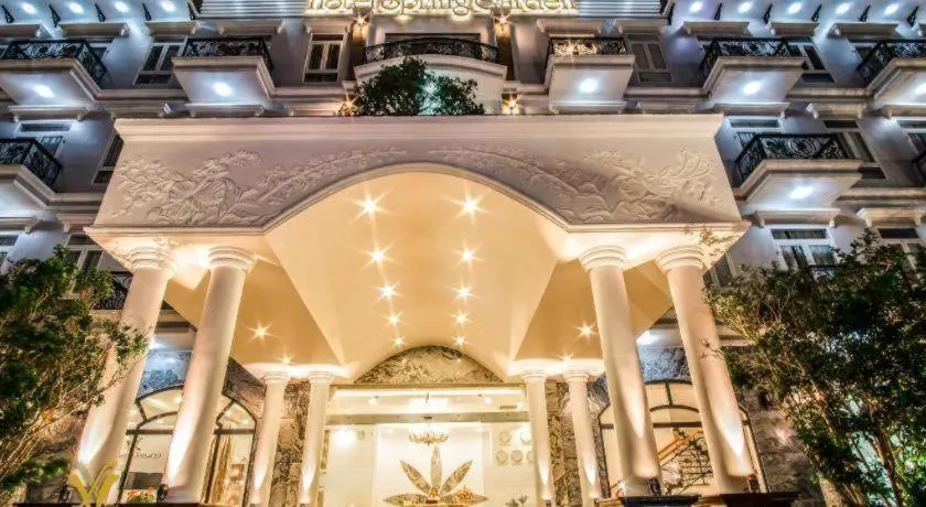 SPRING GARDEN HOTEL LK