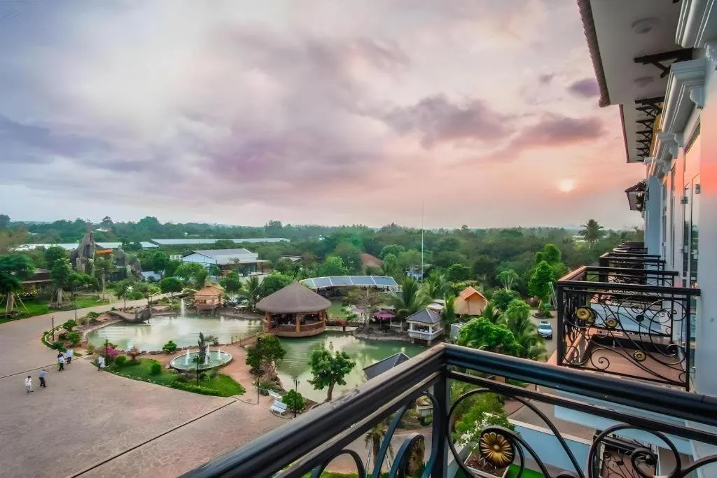 SPRING GARDEN HOTEL LK