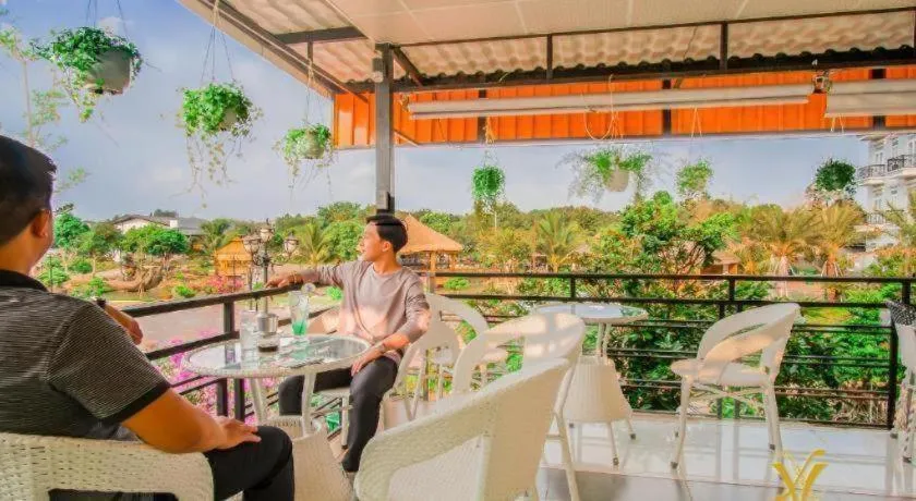 SPRING GARDEN HOTEL LK