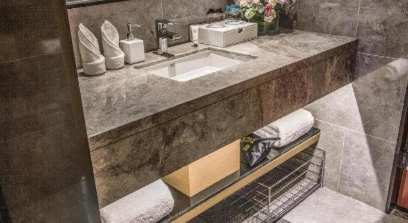 The Hotel V Nanjing Lishui