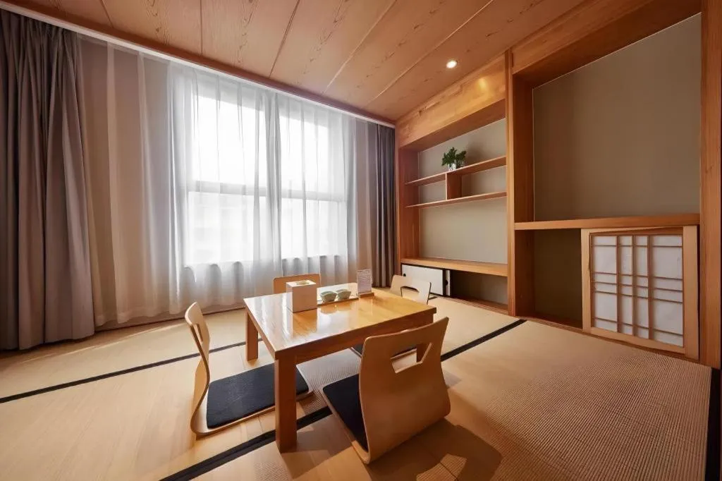 Bed in The Hotel V Nanjing Confucius Temple