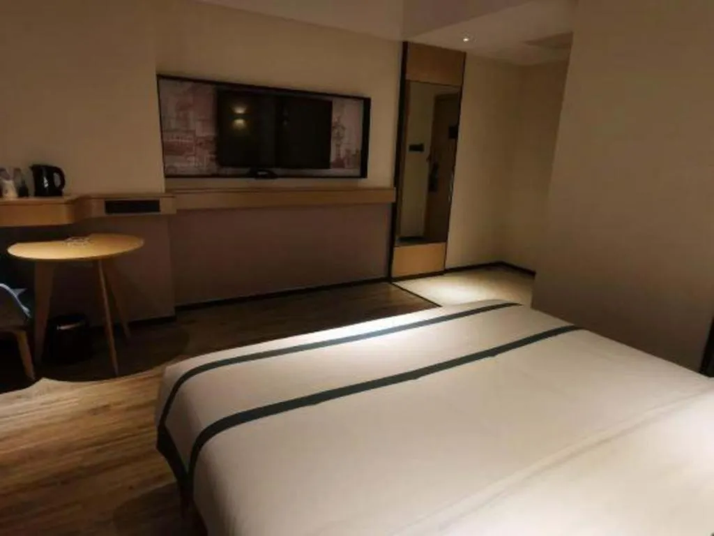 Bed in City Comfort Inn Dongguan Liaobu Jingtai Jiarong Shopping Plaza