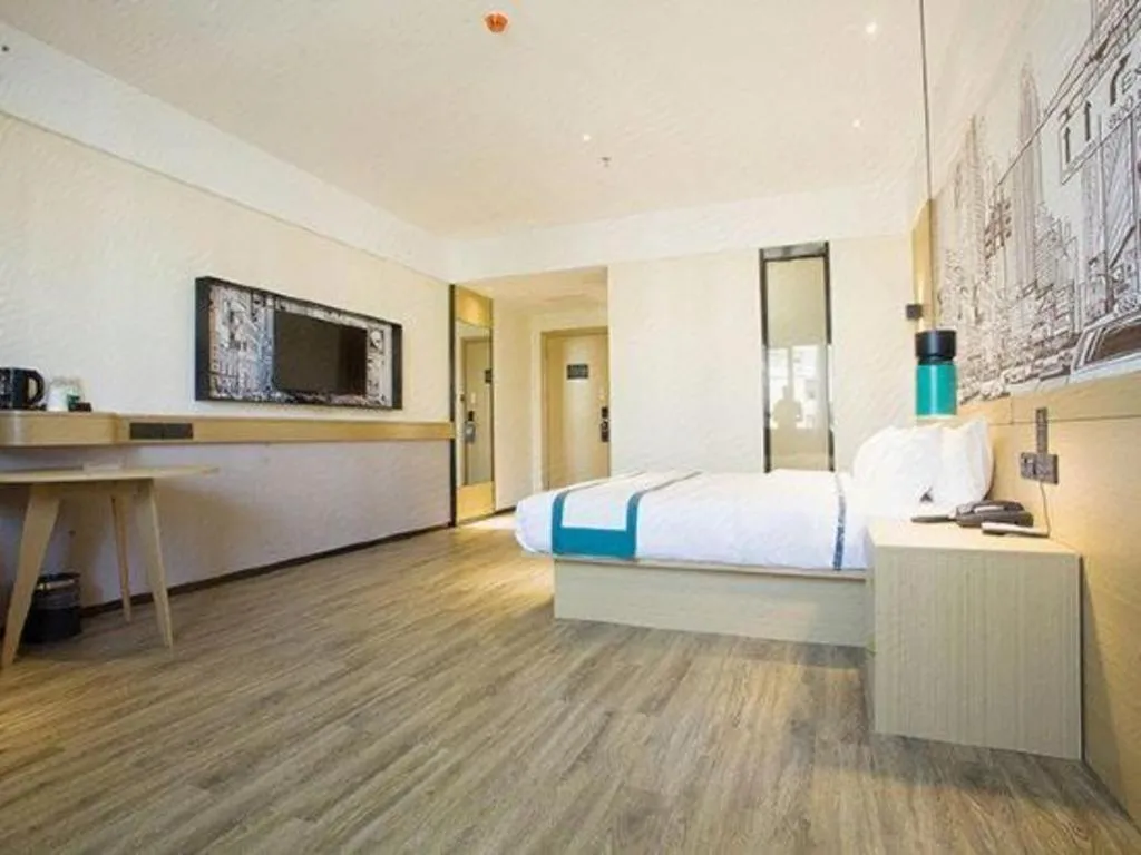 Bed in City Comfort Inn Dongguan Liaobu Jingtai Jiarong Shopping Plaza