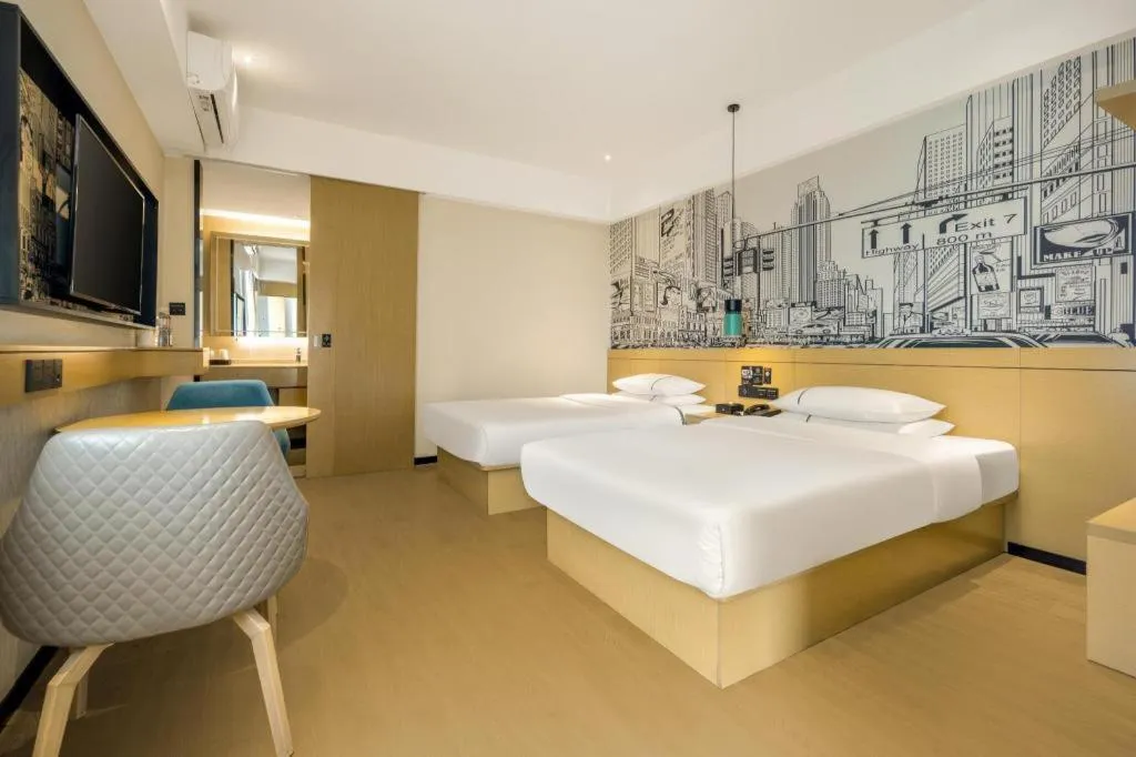 Bed in City Comfort Inn Xingye High-Speed Railway Station