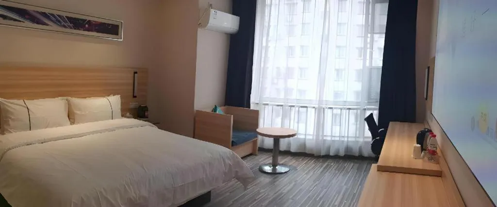 Bed in City Comfort Inn Wuhan Qingshan Jianshi Qingyiju Metro Station