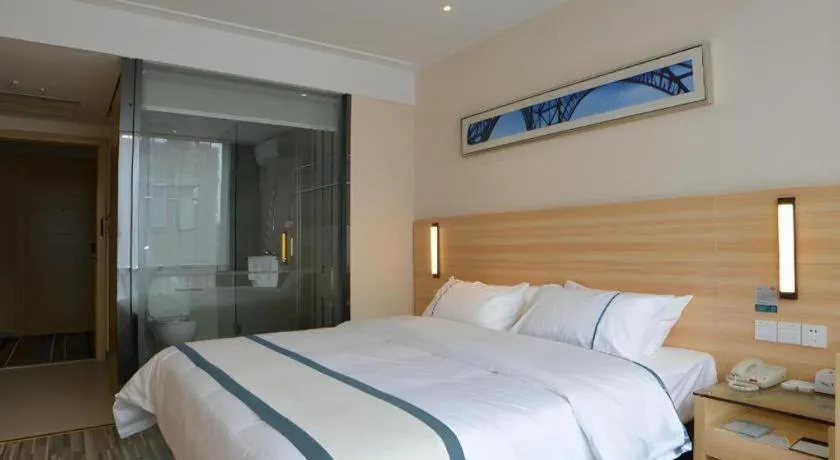Bed in City Comfort Inn Wuhan Qingshan Jianshi Qingyiju Metro Station