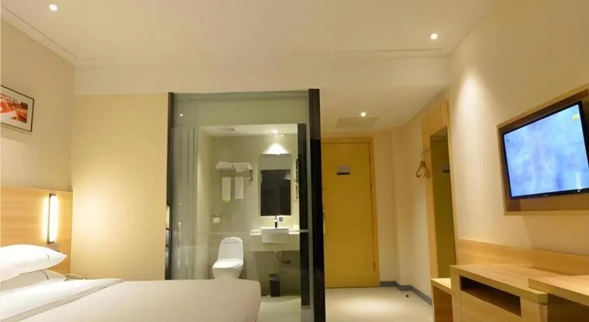 Bed in City Comfort Inn Wuhan Qingshan Jianshi Qingyiju Metro Station