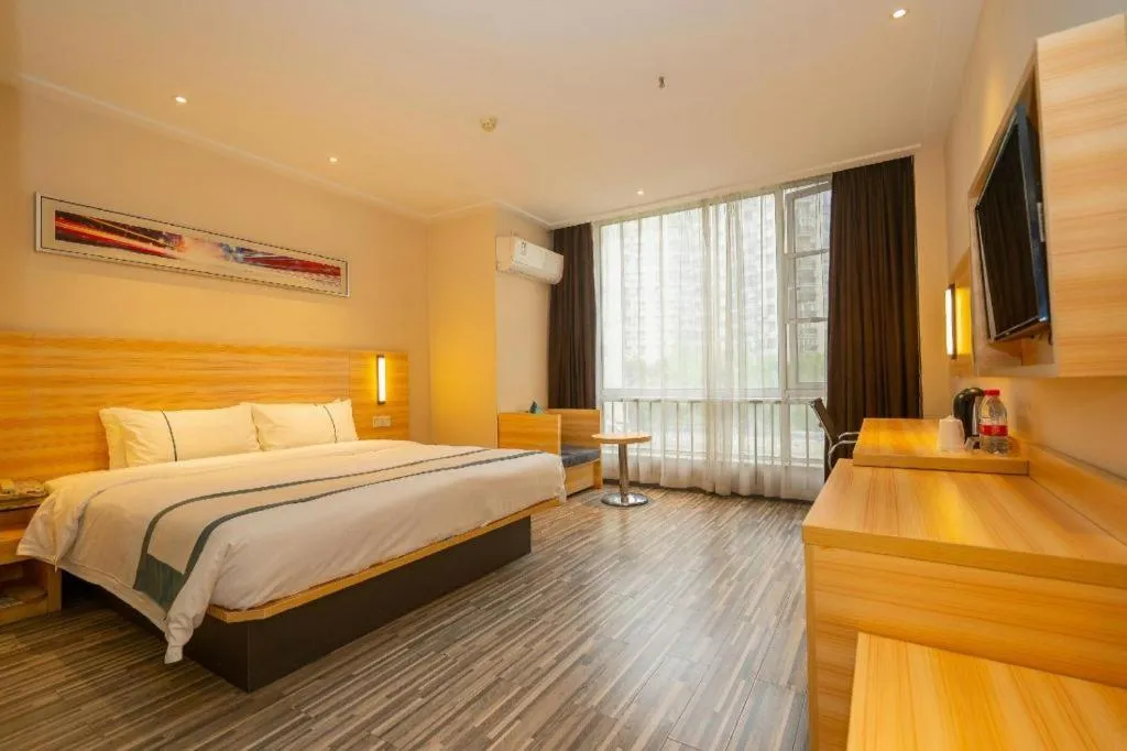 Bed in City Comfort Inn Wuhan Qingshan Jianshi Qingyiju Metro Station