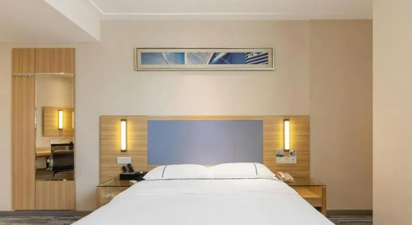 Bed in City Comfort Inn Wuhan Qingshan Jianshi Qingyiju Metro Station