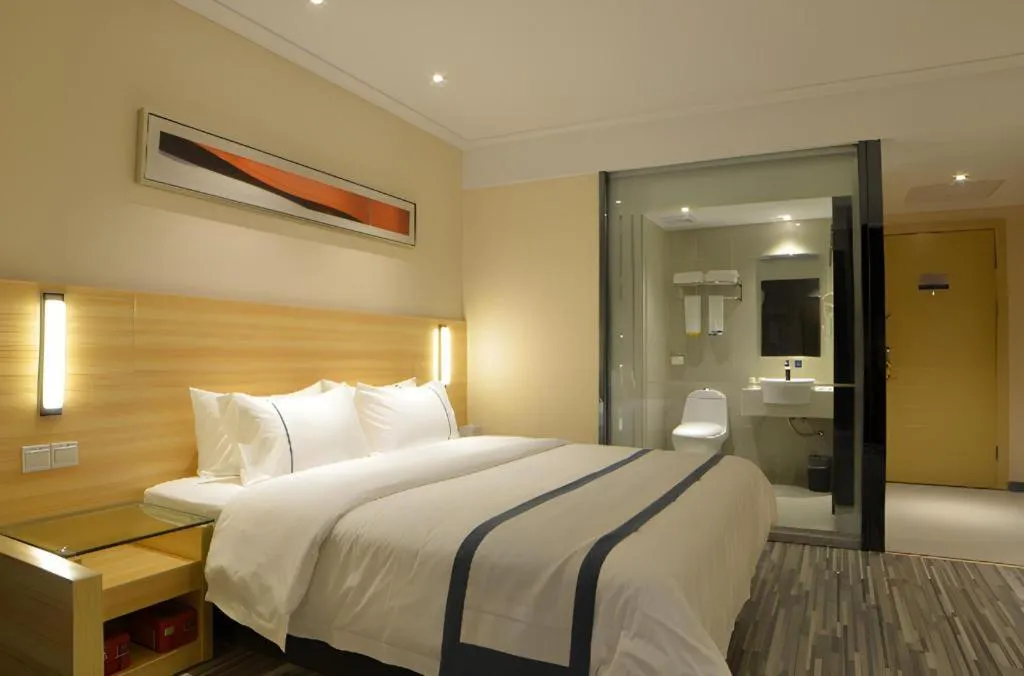 Bed in City Comfort Inn Wuhan Qingshan Jianshi Qingyiju Metro Station