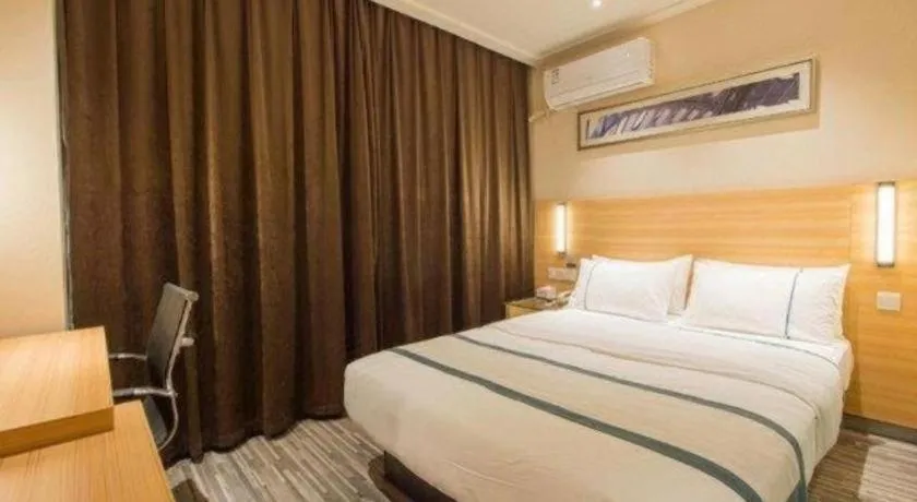 Bed in City Comfort Inn Wuhan Qingshan Jianshi Qingyiju Metro Station