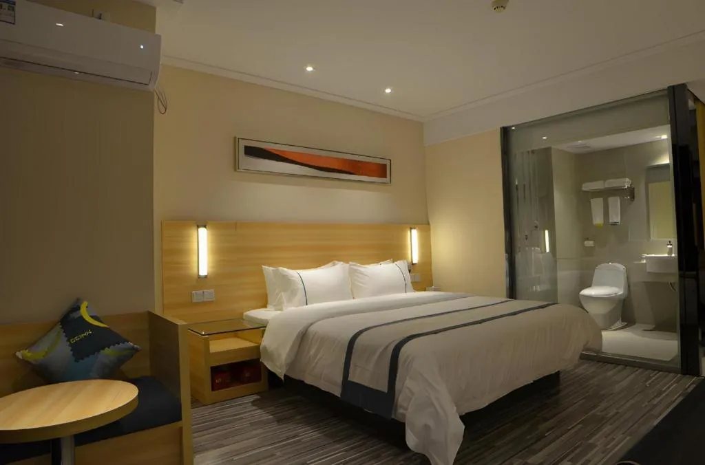Bed in City Comfort Inn Wuhan Qingshan Jianshi Qingyiju Metro Station