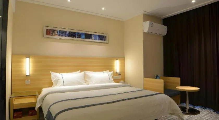Bed in City Comfort Inn Wuhan Qingshan Jianshi Qingyiju Metro Station
