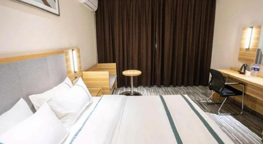 Bed in City Comfort Inn Hengyang Shigu Shuyuan