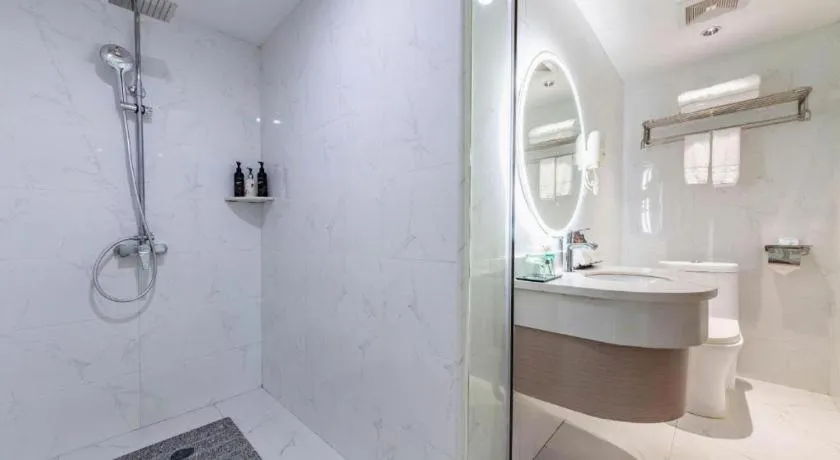 Borrman Hotel Shaoguan Century East Street Fengcai Building