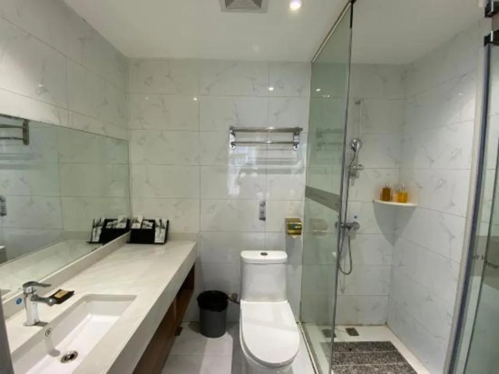 Borrman Hotel Shaoguan Century East Street Fengcai Building