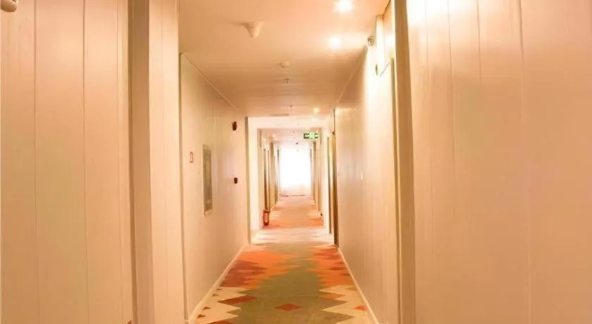 Borrman Hotel Shaoguan Century East Street Fengcai Building