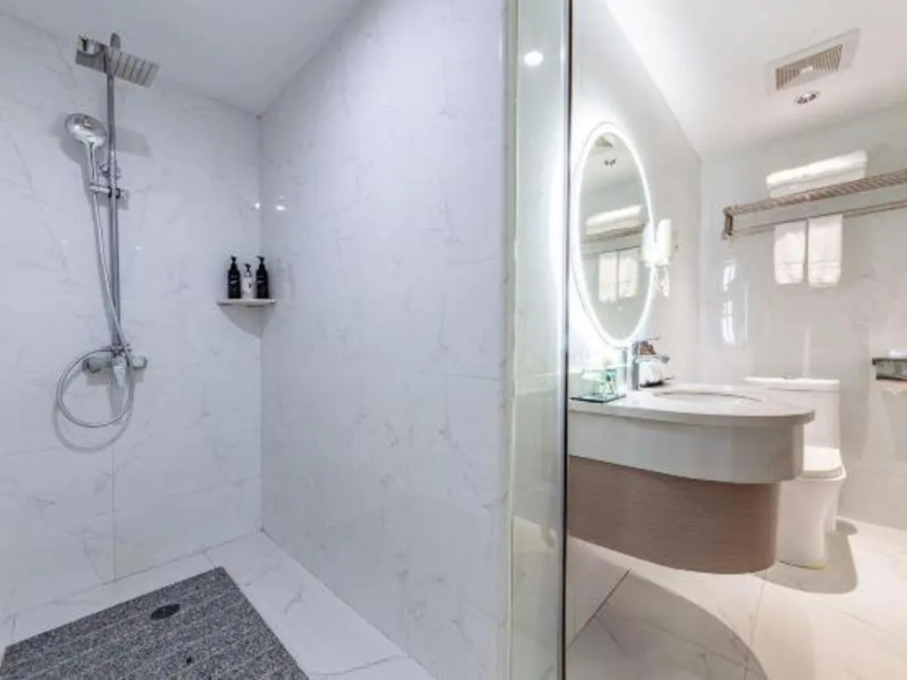 Borrman Hotel Shaoguan Century East Street Fengcai Building