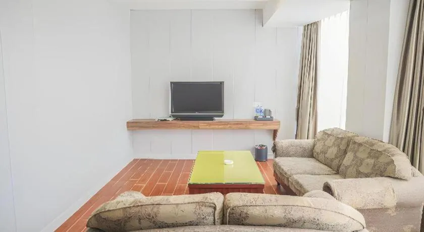 Borrman Hotel Shaoguan Century East Street Fengcai Building