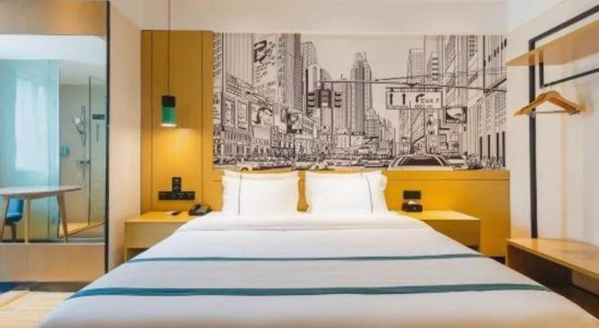 Bed in City Comfort Inn Zhuhai Doumen Daxin Xinduhui Pedestrian Street