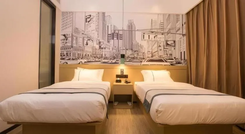 Bed in City Comfort Inn Zhuhai Doumen Daxin Xinduhui Pedestrian Street