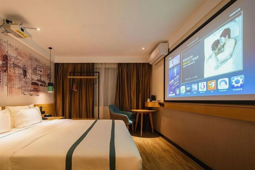 Bed in City Comfort Inn Zhuhai Doumen Daxin Xinduhui Pedestrian Street
