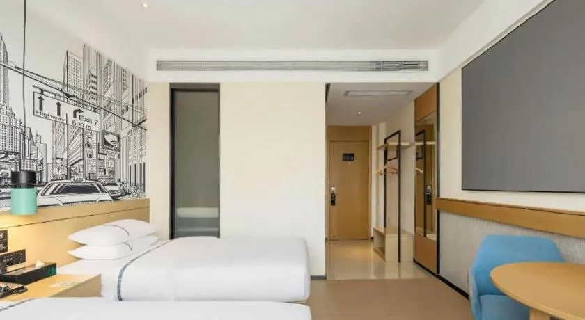 Bed in City Comfort Inn Zhuhai Doumen Daxin Xinduhui Pedestrian Street
