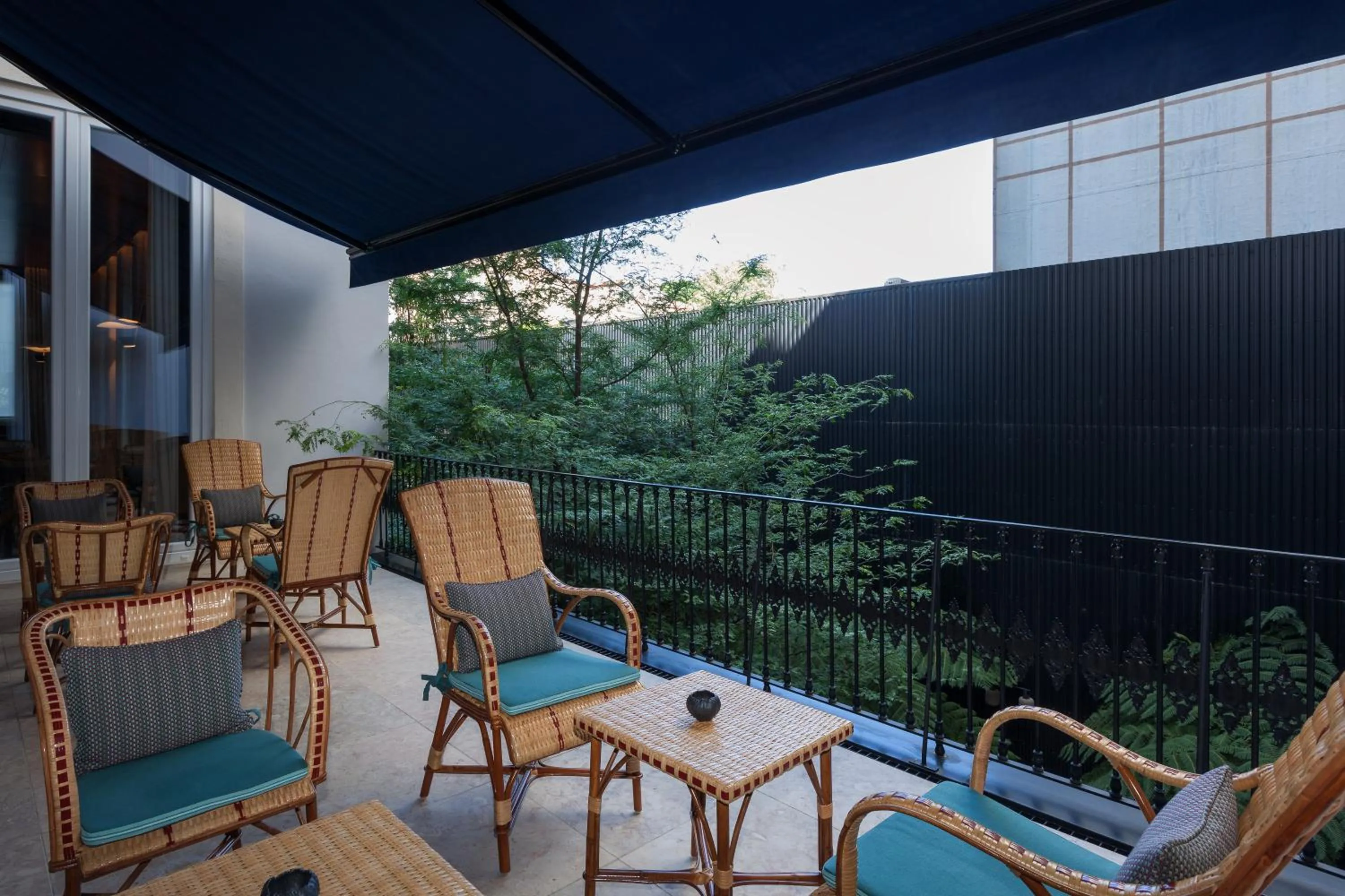 Balcony/Terrace in Valverde Lisboa Hotel & Garden - Relais & Chateaux