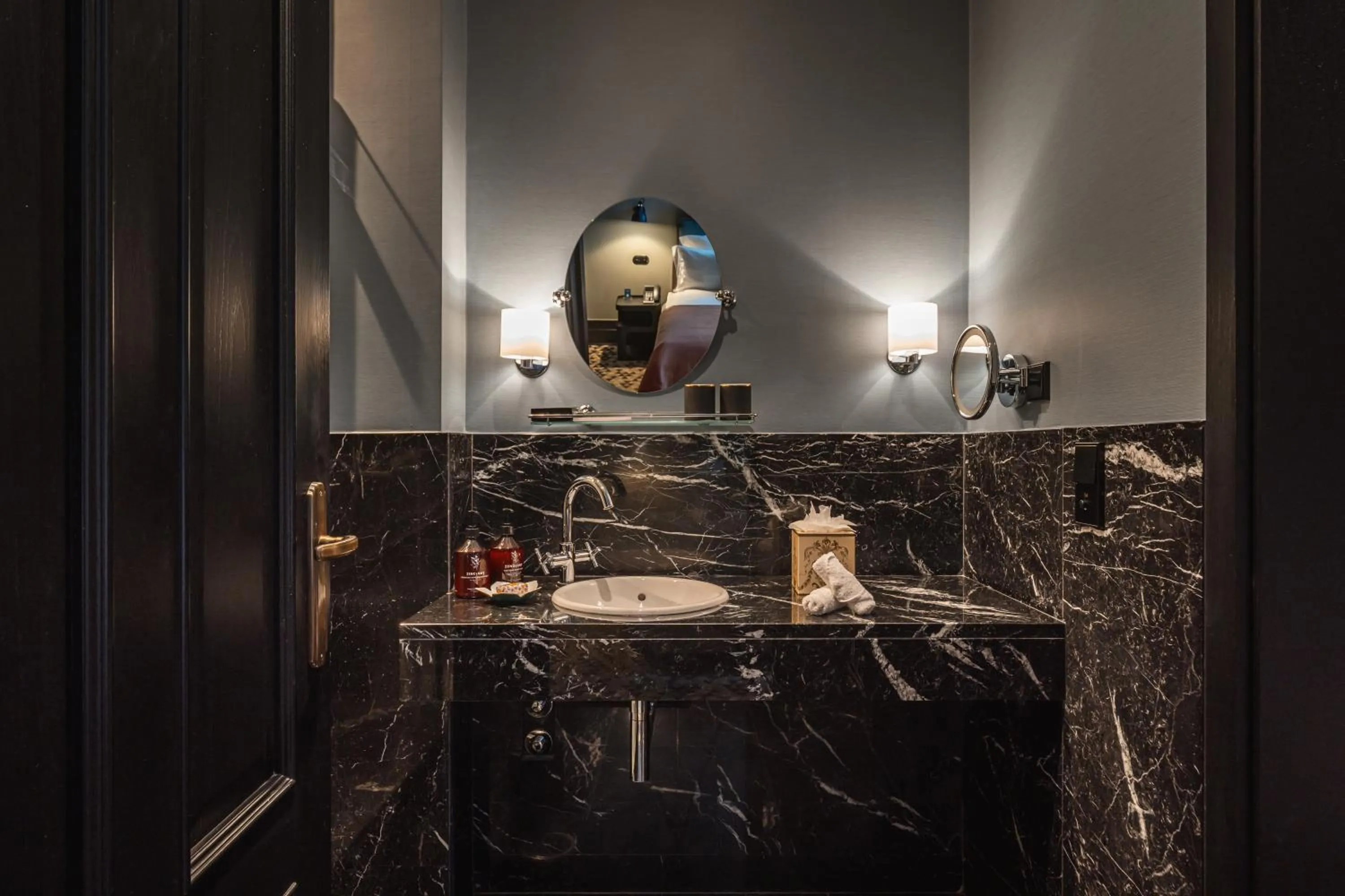 Bathroom in Valverde Lisboa Hotel & Garden - Relais & Chateaux