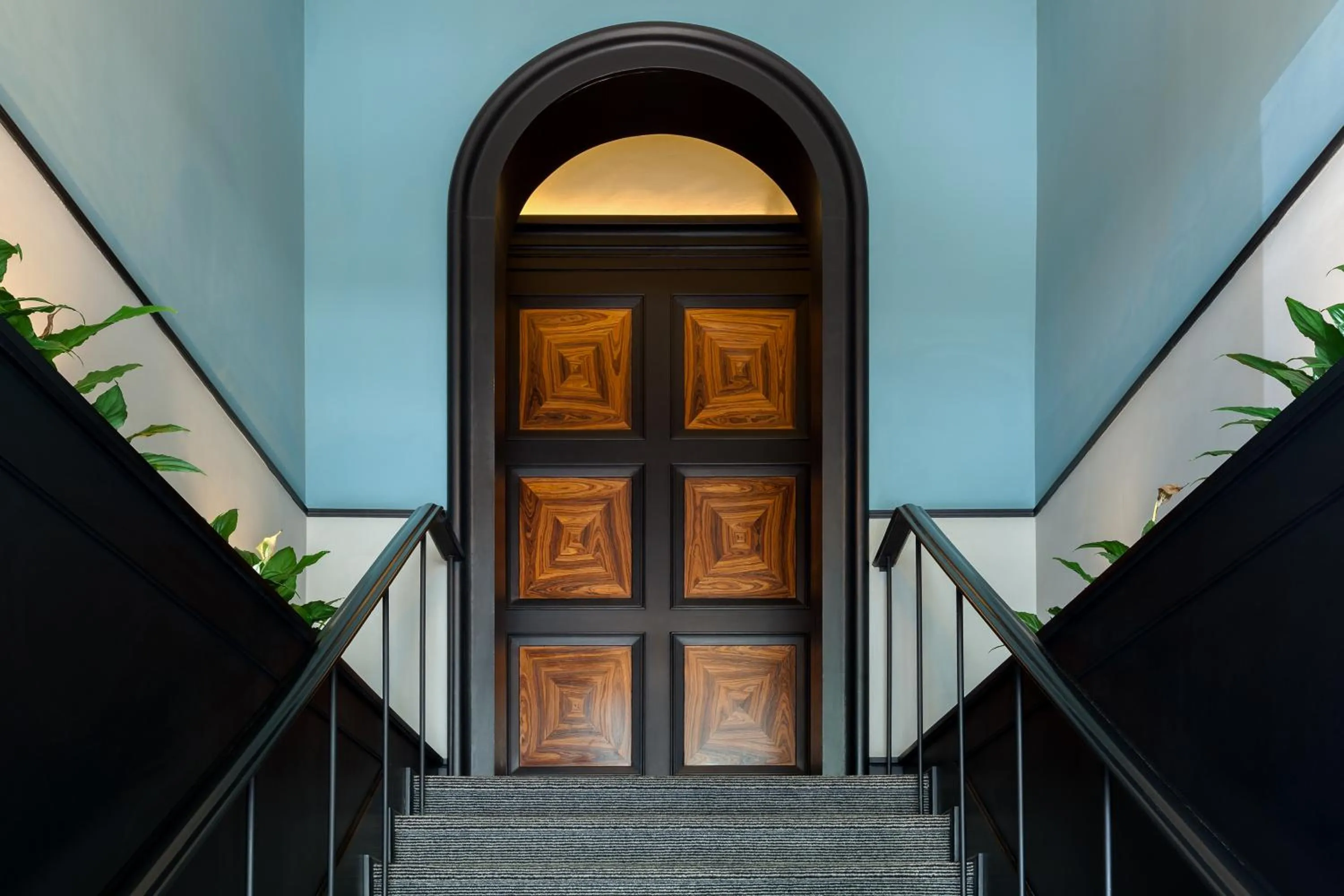 Facade/entrance in Valverde Lisboa Hotel & Garden - Relais & Chateaux