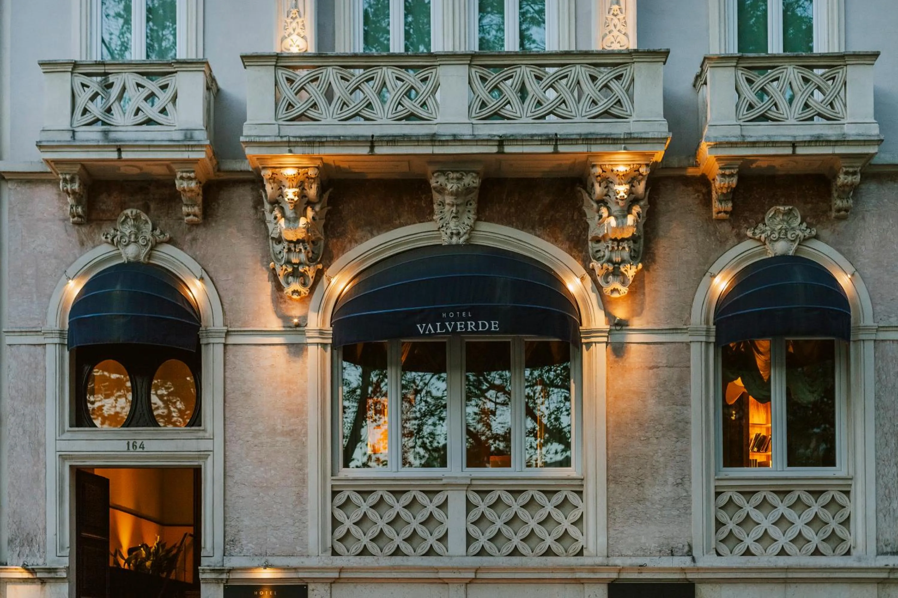 Facade/entrance in Valverde Lisboa Hotel & Garden - Relais & Chateaux