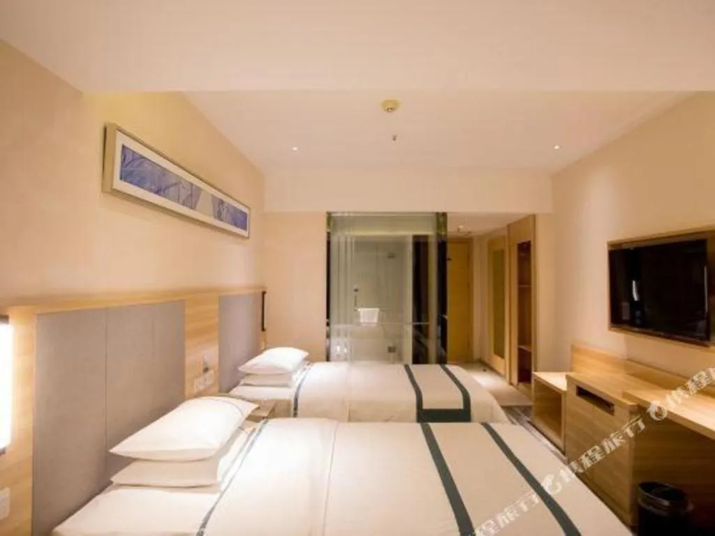 Bed in City Comfort Inn Chengdu Giant Panda Base