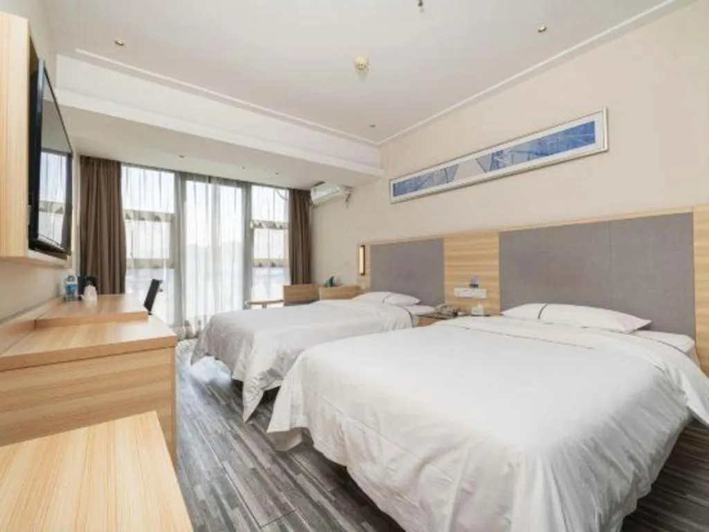 Bed in City Comfort Inn Chengdu Giant Panda Base