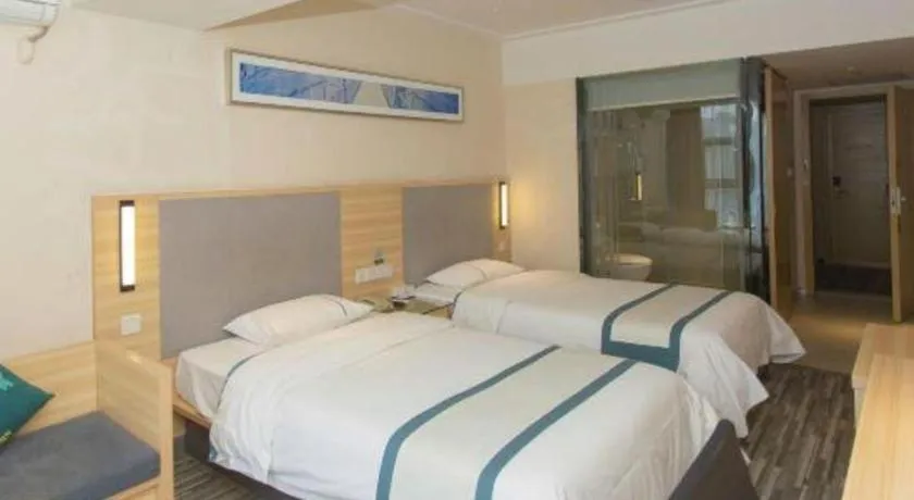 Bed in City Comfort Inn Chengdu Giant Panda Base