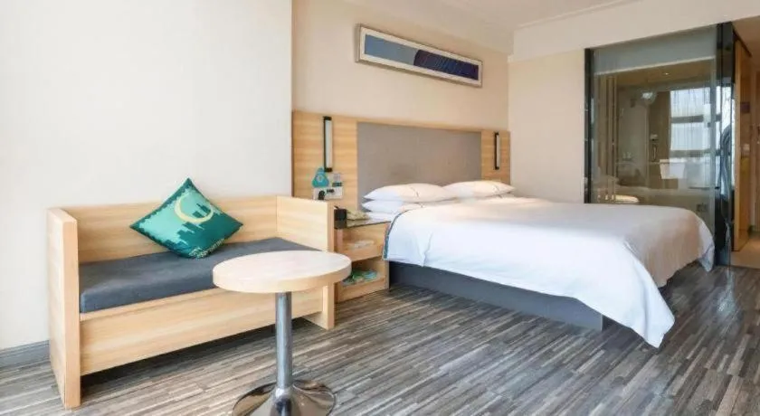 Bed in City Comfort Inn Chengdu Giant Panda Base