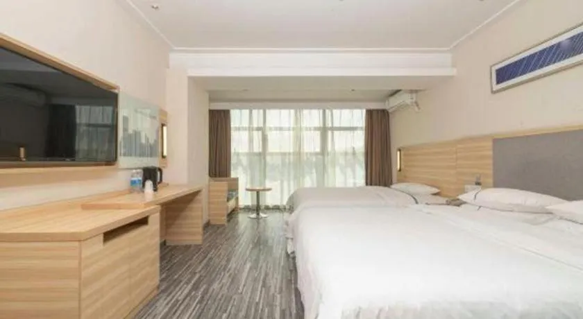 Bed in City Comfort Inn Chengdu Giant Panda Base