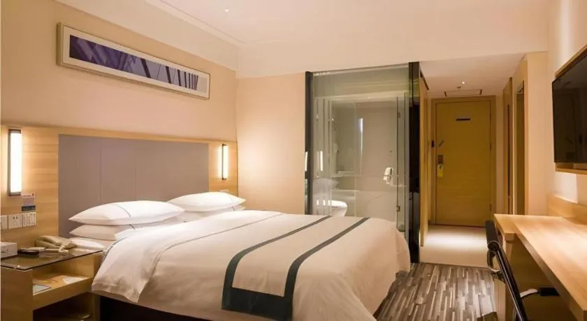 Bed in City Comfort Inn Chengdu Giant Panda Base