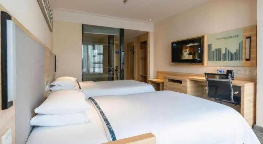 Bed in City Comfort Inn Chengdu Giant Panda Base