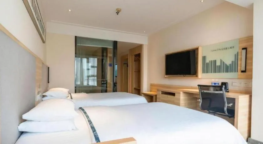 Bed in City Comfort Inn Chengdu Giant Panda Base