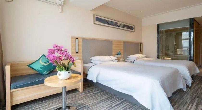 Bed in City Comfort Inn Chengdu Giant Panda Base