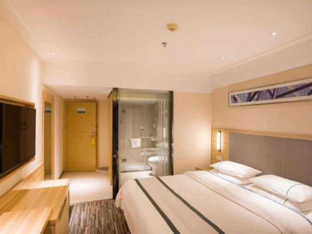 Bed in City Comfort Inn Chengdu Giant Panda Base