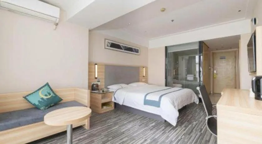 Bed in City Comfort Inn Chengdu Giant Panda Base