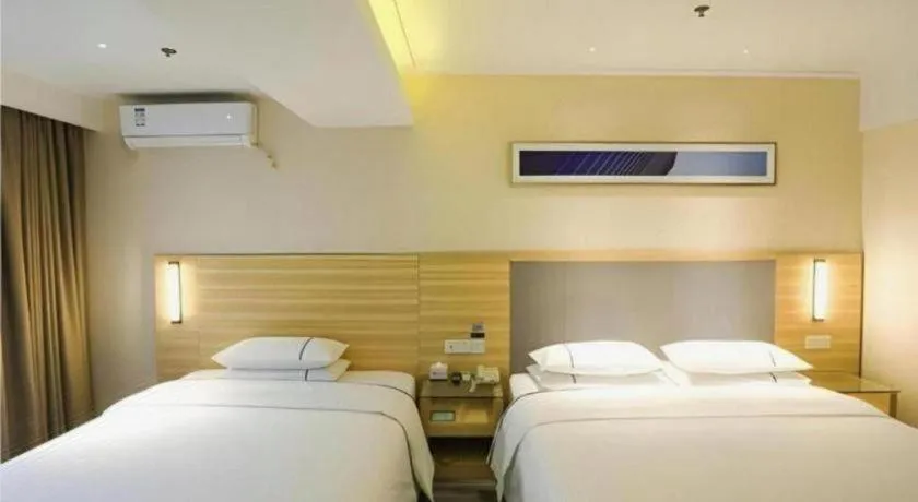 Bed in City Comfort Inn Chengdu Giant Panda Base