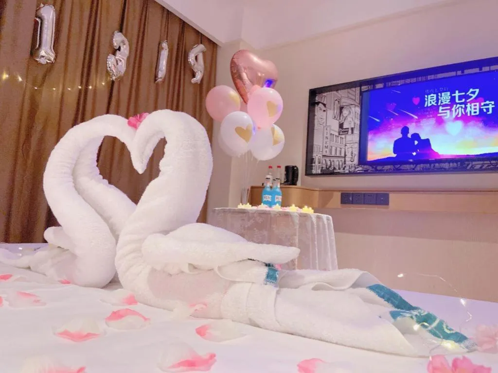 Bed in City Comfort Inn Haikou Xiuying District Wanda Plaza