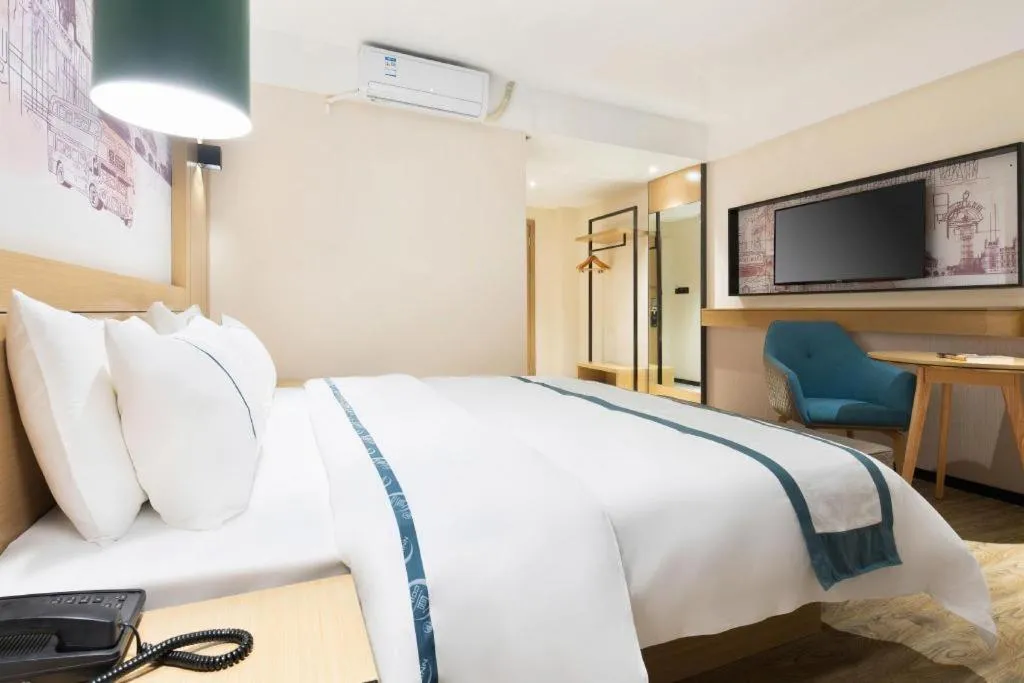 Bed in City Comfort Inn Haikou Xiuying District Wanda Plaza