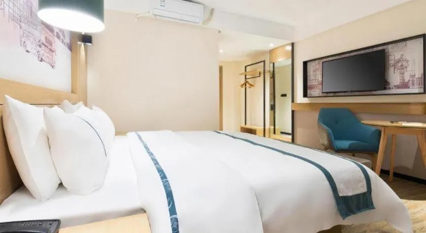 Bed in City Comfort Inn Haikou Xiuying District Wanda Plaza