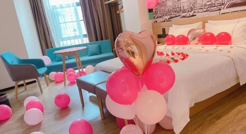 Bed in City Comfort Inn Haikou Xiuying District Wanda Plaza